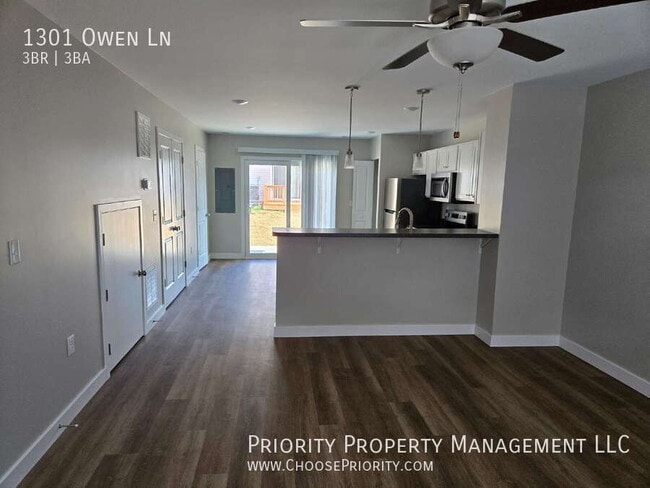 Photo - 1301 Owen Ln