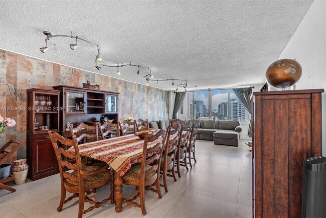 Photo - 5401 Collins Ave Unit 813