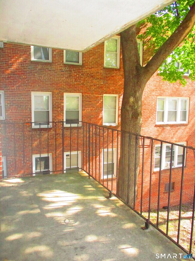 Photo - 87 Glenbrook Rd Unit 2E