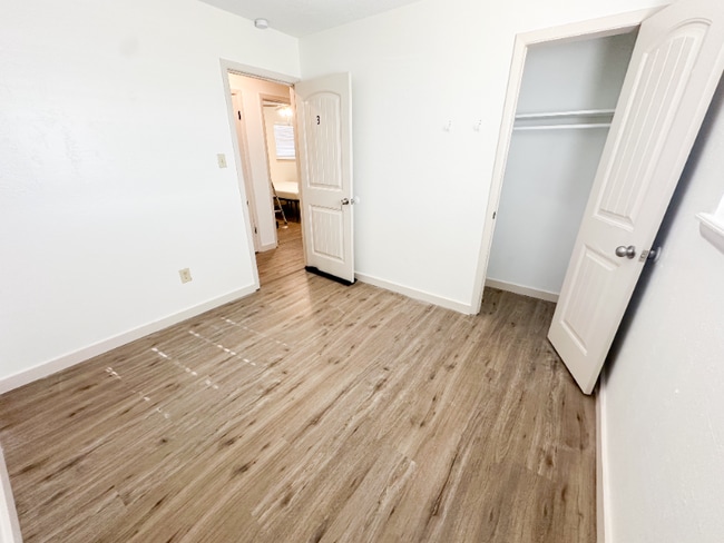 Photo - 4605 NW Ozmun Ave