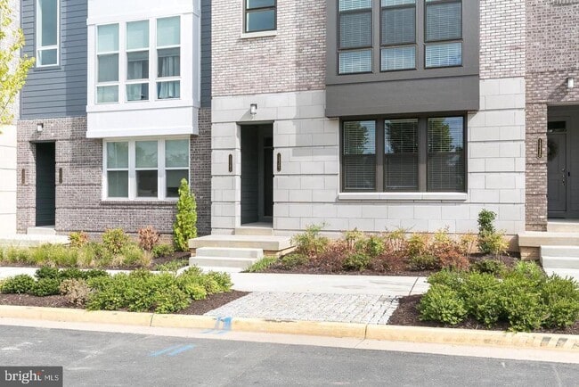 Photo - 13382 Arrowbrook Centre Dr Townhome