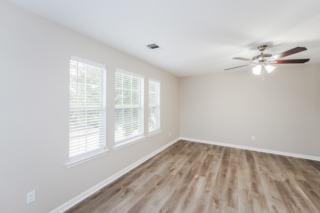 Photo - 20727 Dickinson Manor Ln