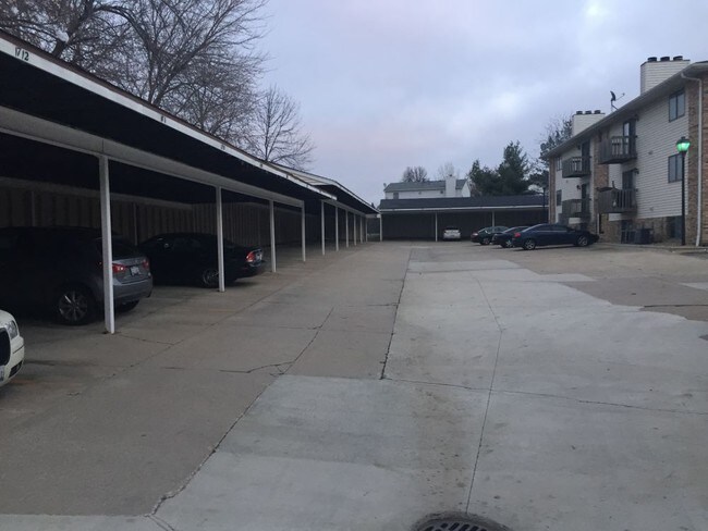 Photo - 1417, 1415, 1413 Challis (Challis)