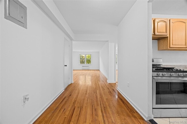 Photo - 255 Bronx River Rd Unit 4M