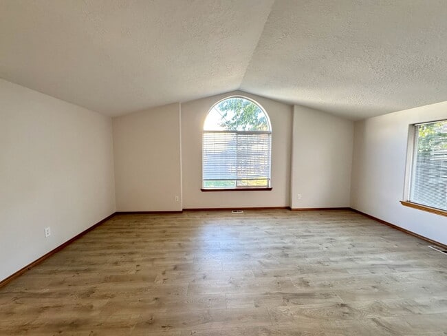 Photo - 4 Bedroom, 2 Bath House on Quiet Cul-de-sac