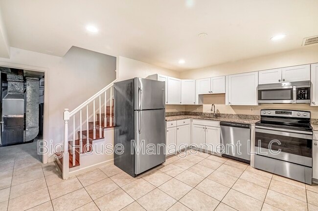 Photo - 1302 Hillsway Ct