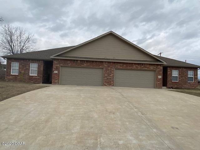 Building Photo - 5046 Raintree Cir Unit B