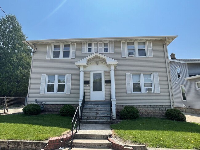 Building Photo - Dawes, 306-308 Unit Dawes, 306