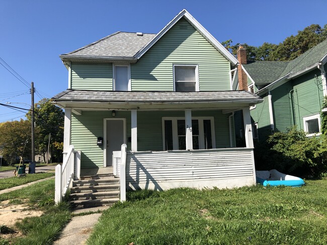 Building Photo - 230 S Pennsylvania Ave Unit #1