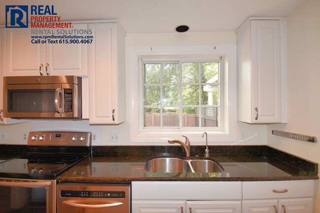 Photo - Amazing 1BR in Green Hills! Lawncare and washer/dryer included!!