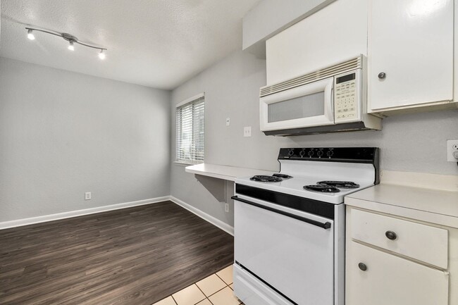 Photo - Great for Roommates!