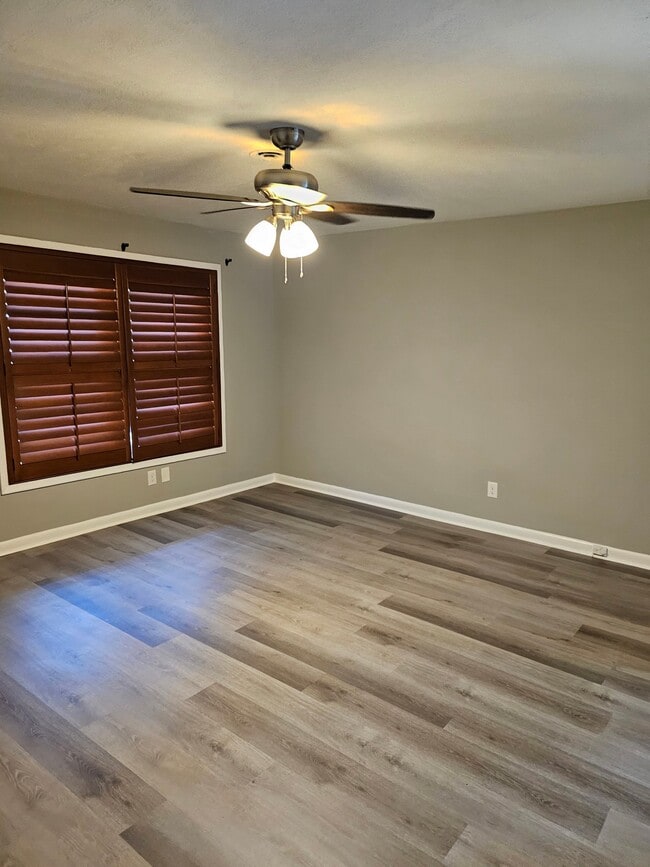 Photo - 1422 Ridgewood Dr