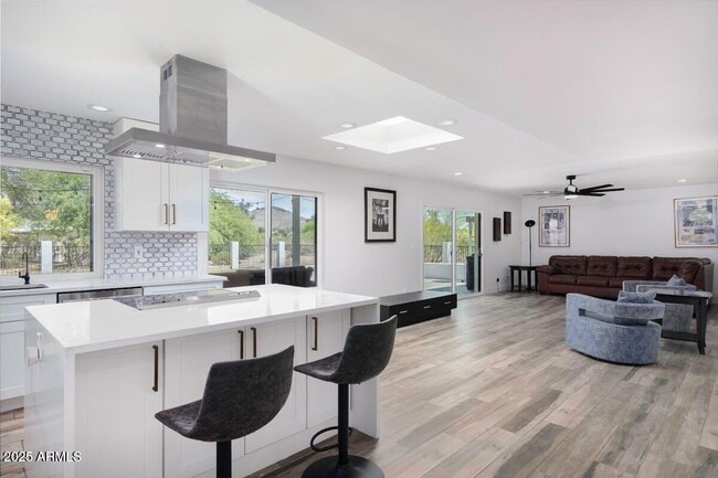 Photo - 856 E Village Cir Dr S