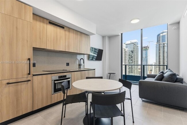 Building Photo - 121 NE 5th St Unit 3711