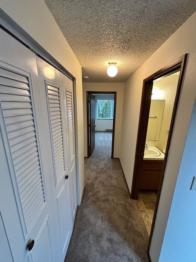 Photo - Cozy One Bedroom Apartment in the Heart of South Salem Unit 113D