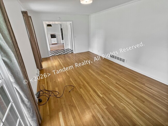 Photo - 406 Ritchie Dr