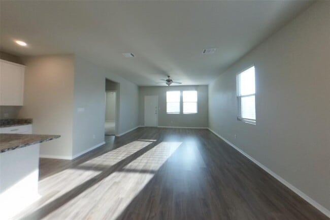 5221 Saddle Clb Dr