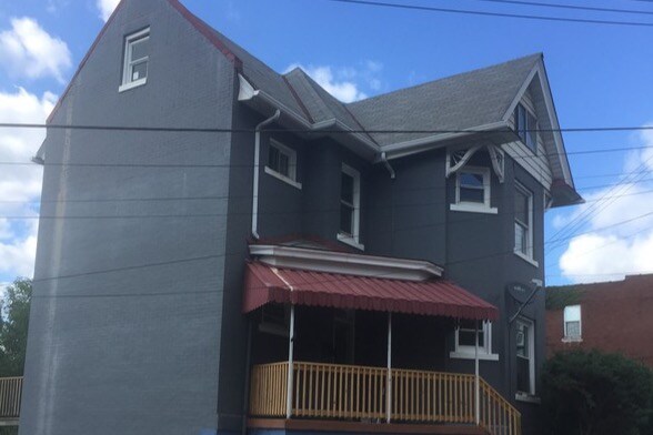 Photo - 811 Sarah St