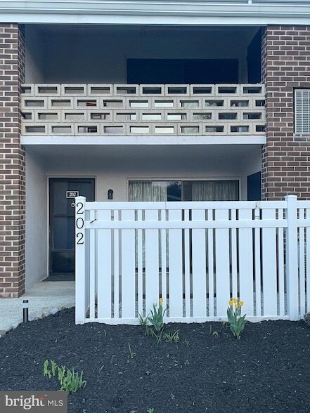 Photo - 202 Stony Way