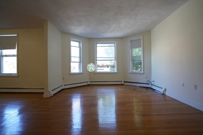 Building Photo - 310 Tappan St Rental