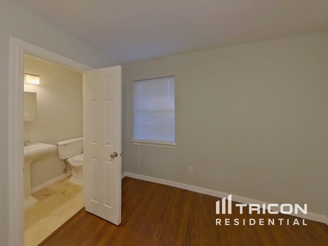 Photo - 126 Tharp St