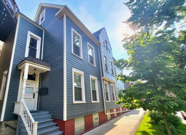 Photo - 1135 W Roscoe St Unit J00P