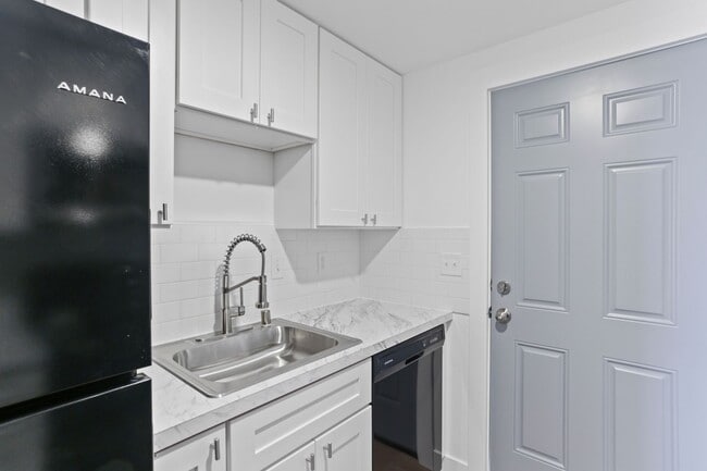 Photo - Freshly Remodeled Studio! Unit 2