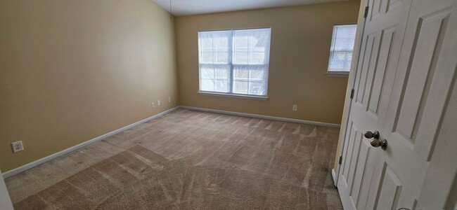 Photo - ****** $200 OFF FIRST FULL MONTH OF RENT!! ******