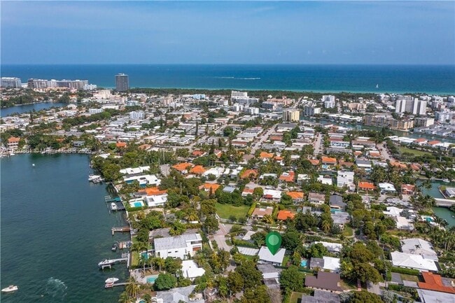 Building Photo - 1320 N Biscayne Point Rd Rental