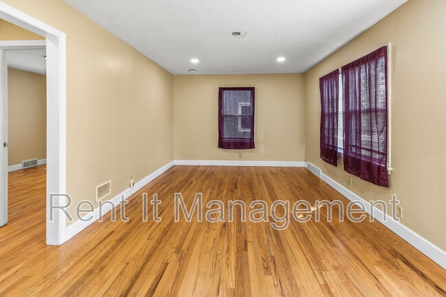 Photo - 2609 Crawford. St.