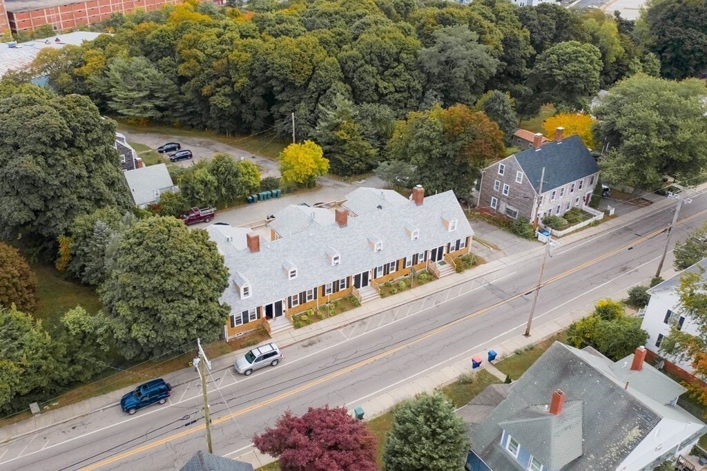 Photo - 419 Court St Townhome