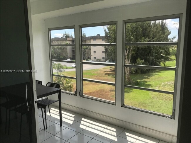 Photo - 2495 SW 82nd Ave Unidad 304