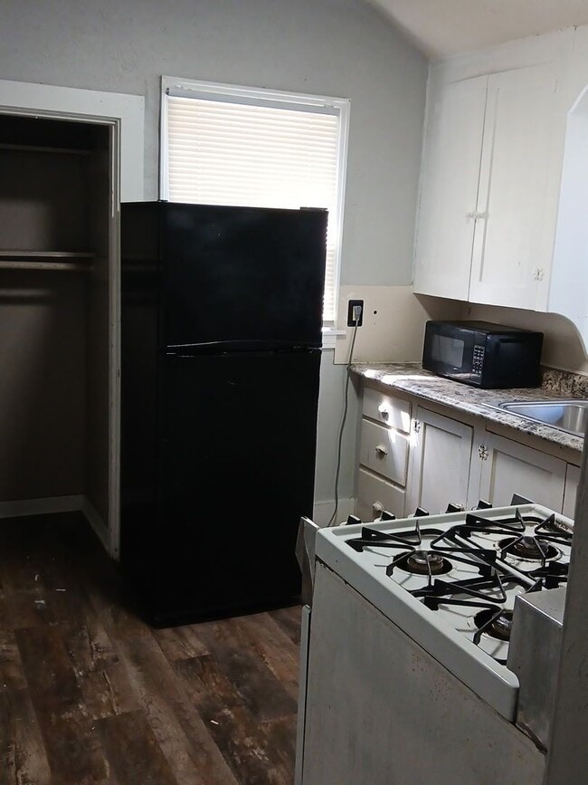 Photo - 409-409 S Walts Ave Unit 405 3