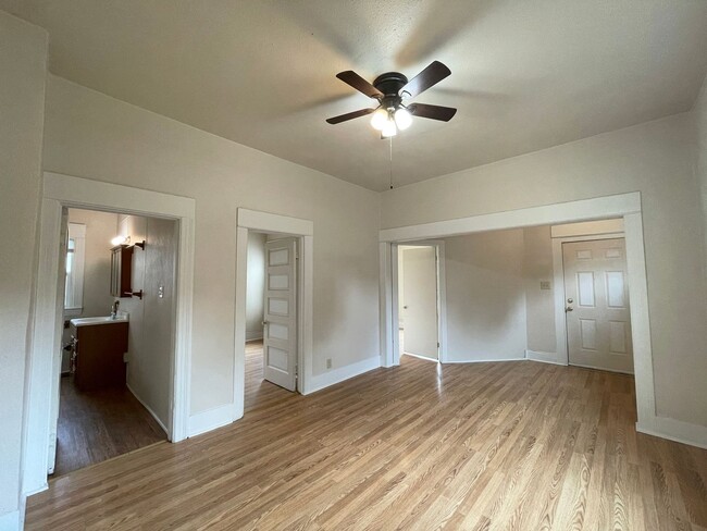 Photo - 4003 NE 7th Ave