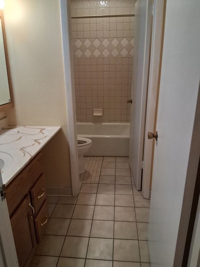 Building Photo - 2275 N Cable Rd Unit 177