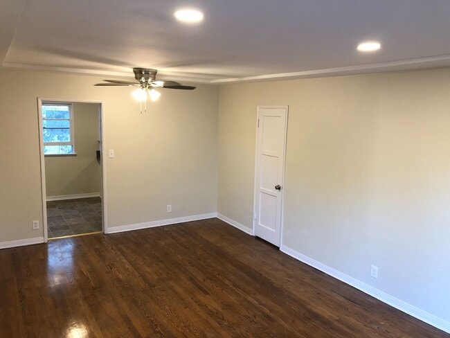 Photo - 1945 Glendon Avenue