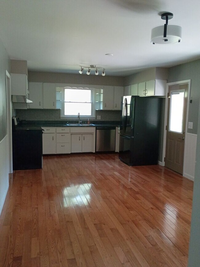 Photo - 3BR/1 Bath  SFH in West Virginia
