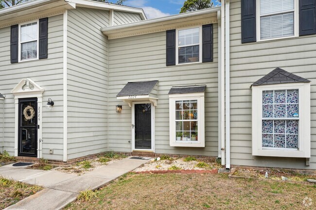 Building Photo - 2 Bedroom Townhouse in Central Durham: Ava...