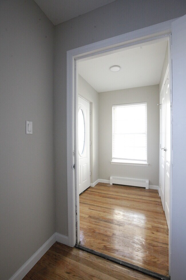 Photo - 529 S 11th Ave