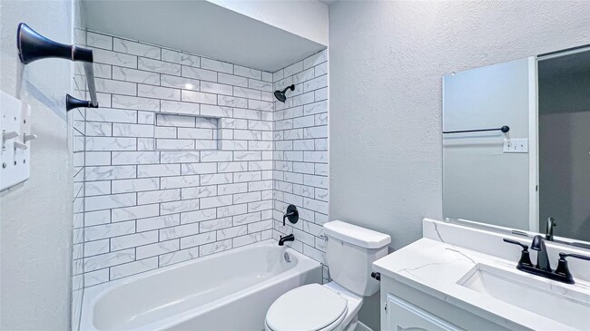 Building Photo - 16822 Macleish Dr