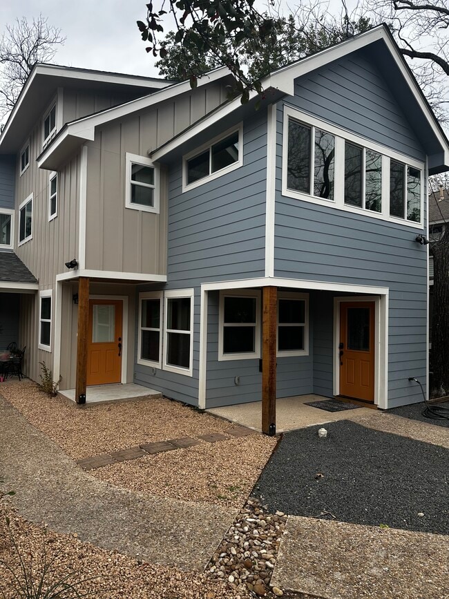 Building Photo - 3904 Tonkawa Trl Unit 3904A