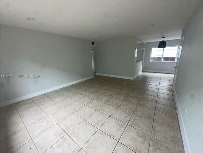 Photo - 8125 Hawthorne Ave Unidad 1