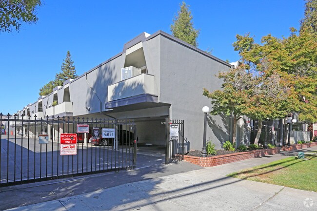 Sequoyah Apartments