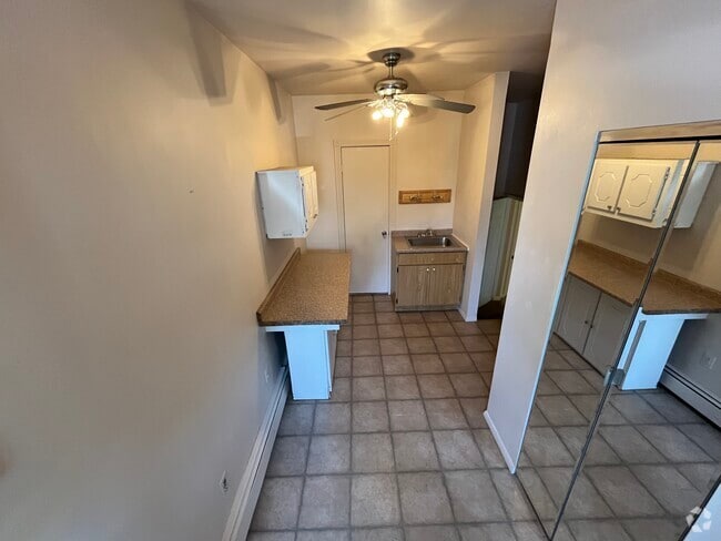 Building Photo - 224 Vanderbilt Blvd Unit 1 Rental