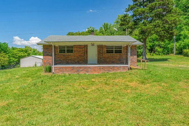 Building Photo - 8624 Walnut Springs Ln