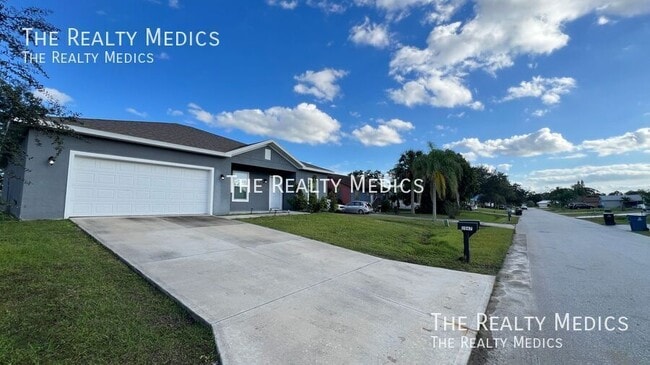 Photo - 1067 Sheridan Ave NW