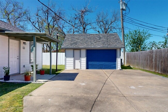 Photo - 3124 Tilfer St