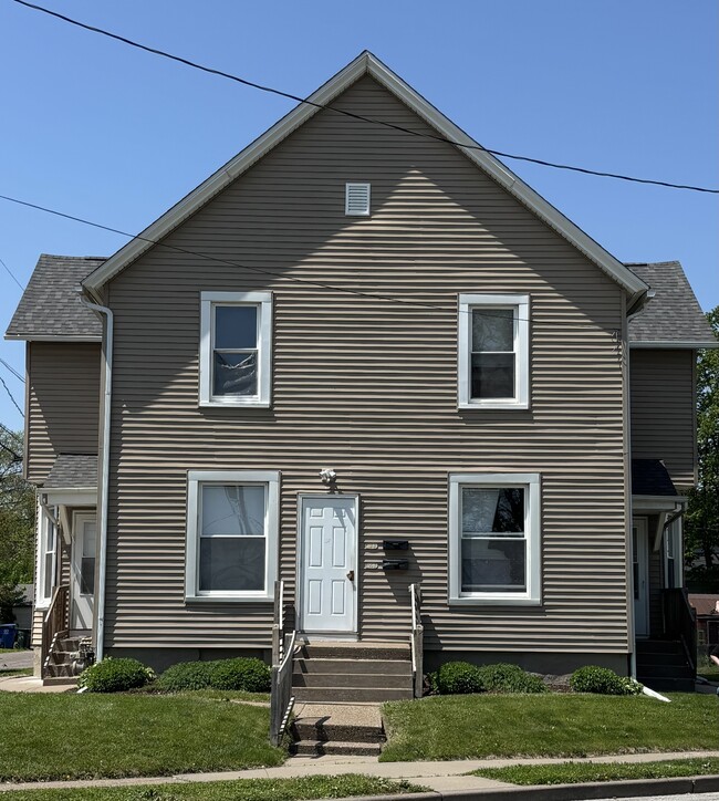 Photo - 118 N Pine St Townhome