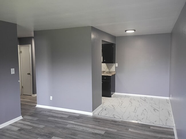 Photo - Spacious 1BR Apartment | Convenient Kenosha Location Unit Station Hills 5110-21
