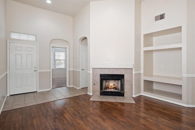 Photo - 68 W Bordeaux Ln